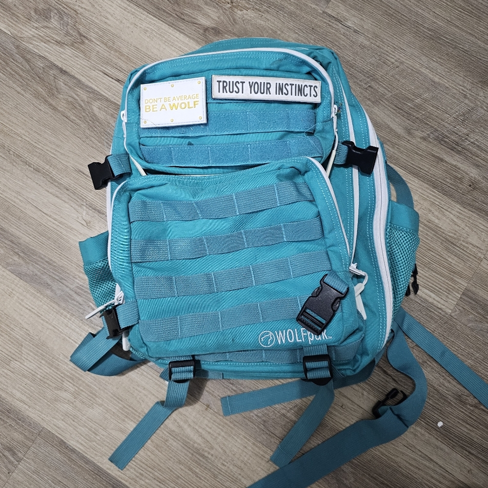 Wolfpak aqua 25l gym bag back pack
